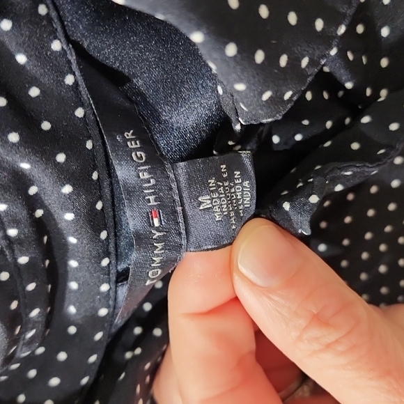Tommy Hilfiger EXCELLENT CONDITION Size M - Picture 2 of 6